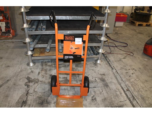 Steekwagen op luchtbanden banden black & decker. - afbeelding 1 van  2