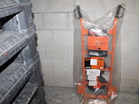 Steekwagen op luchtbanden banden black & decker. - afbeelding 1 van  2