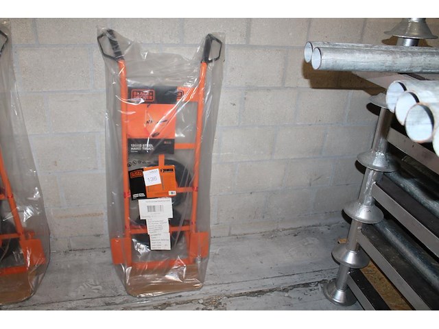 Steekwagen op luchtbanden banden black & decker. - afbeelding 1 van  2