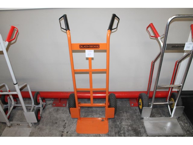 Steekwagen op luchtbanden banden black & decker. - afbeelding 1 van  2