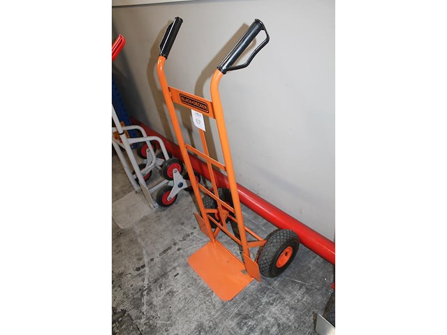 Steekwagen op luchtbanden banden black & decker. - afbeelding 2 van  2