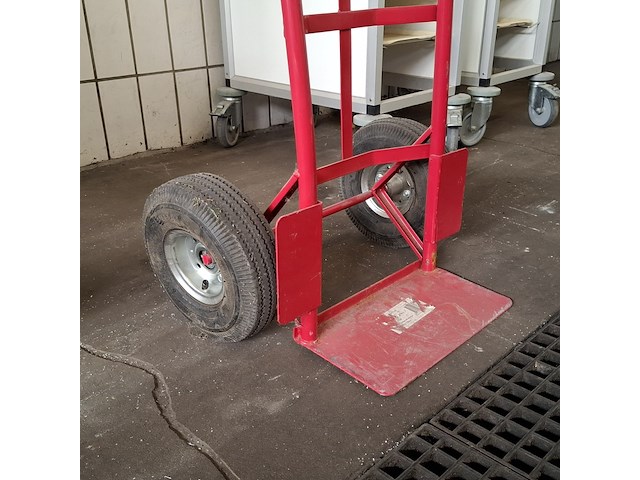 Steekwagen op luchtbanden - afbeelding 2 van  6