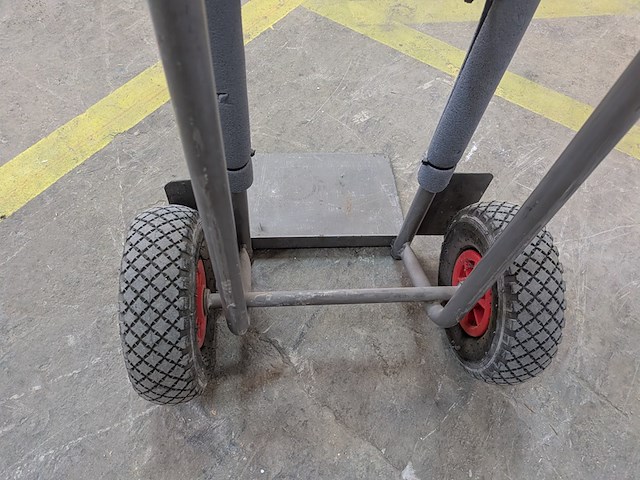 Steekwagen op luchtbanden - afbeelding 5 van  6
