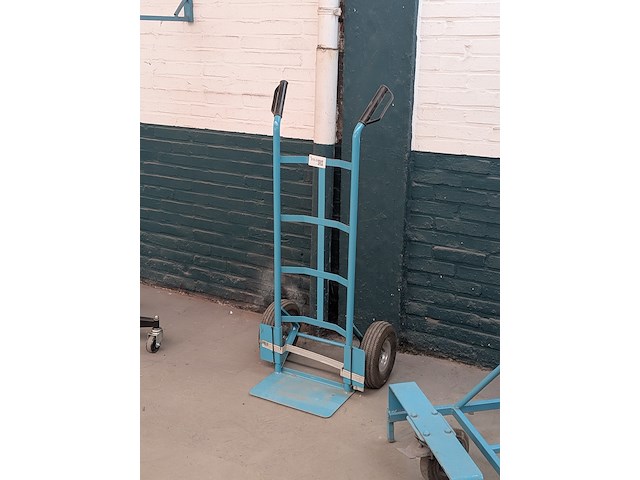 Steekwagen op luchtbanden - afbeelding 1 van  5