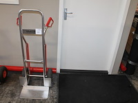 Steekwagen op massieve banden magna cart. - afbeelding 1 van  2