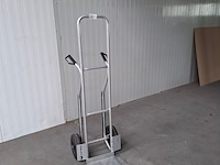 Steekwagen op massieve banden mattral