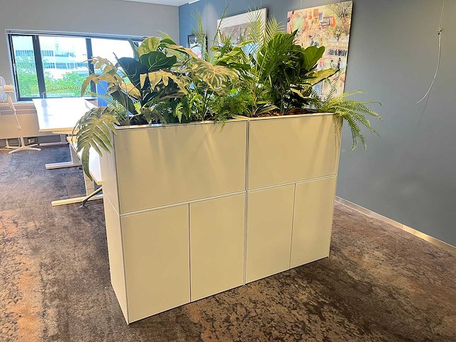 Steelcase - 2x stalen kast met kunstplanten - grijs - afbeelding 3 van  6