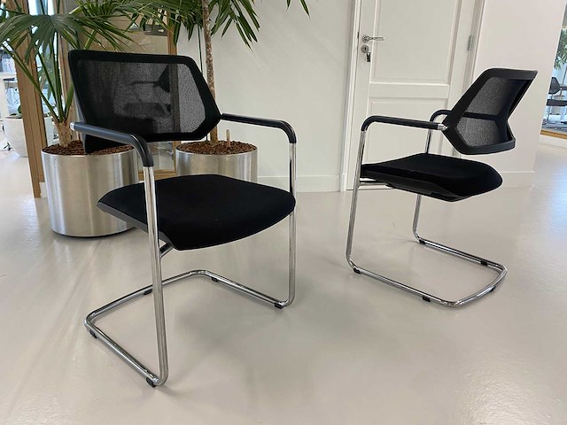 Steelcase - 8 persoons conferentie set 320x140 + vloerkleed - afbeelding 13 van  25