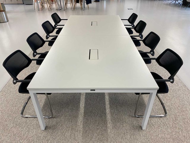 Steelcase - 8 persoons conferentie set 320x140 + vloerkleed - afbeelding 25 van  25