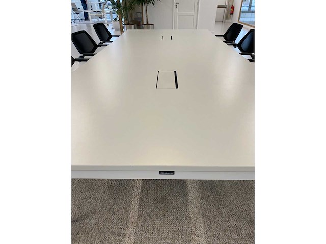 Steelcase - 8 persoons conferentie set 320x140 + vloerkleed - afbeelding 7 van  25