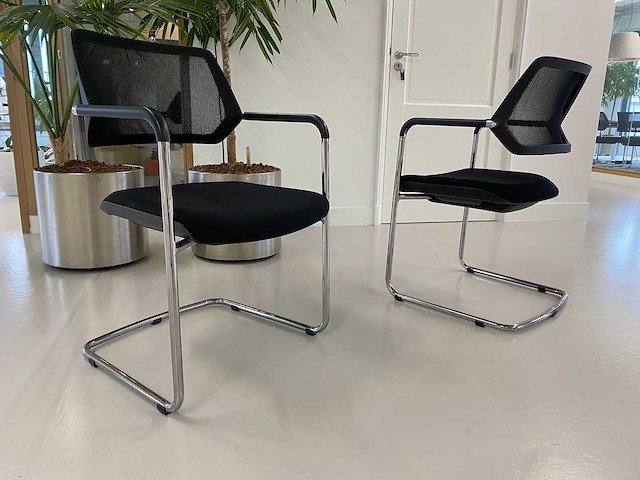 Steelcase - 8 persoons conferentie set 320x140 + vloerkleed - afbeelding 14 van  25