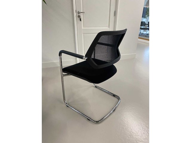 Steelcase - 8 persoons conferentie set 320x140 + vloerkleed - afbeelding 16 van  25