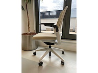 Steelcase - complete elektrische zit-sta werkplek 140x80 beige - afbeelding 9 van  39