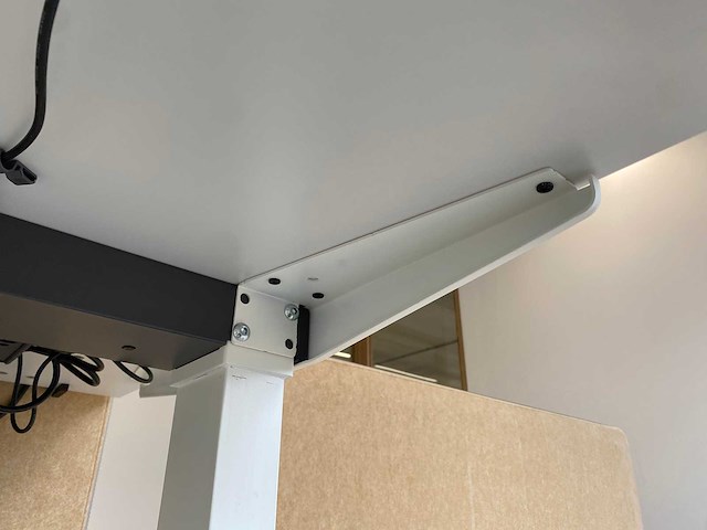 Steelcase - complete elektrische zit-sta werkplek 140x80 beige - afbeelding 31 van  39