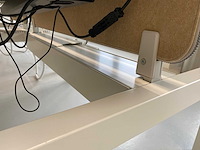 Steelcase - complete elektrische zit-sta werkplek 140x80 beige - afbeelding 26 van  39