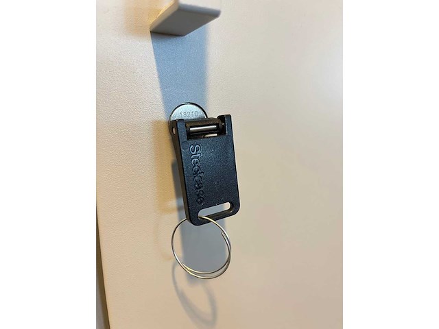 Steelcase - stalen kast - afbeelding 4 van  10