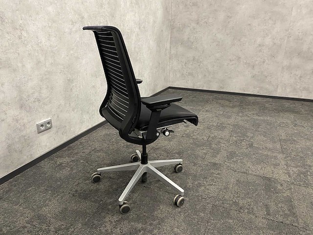 Steelcase think - ergonomische bureaustoel - afbeelding 7 van  10
