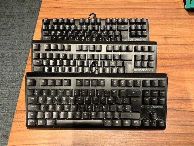 Steelseries apex m750 tkl gaming toetsenbord (3x) - afbeelding 3 van  4
