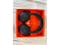 Steelseries arctis nova 7 - draadloze gaming headset - zwart + eurom keramische kachel safe-t-heater 2400 + philips hue filament globelamp g94 - afbeelding 2 van  4