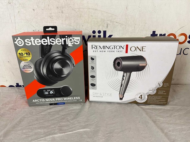 Steelseries arctis nova pro - draadloze gaming headset + remington one dry & style föhn - afbeelding 1 van  3