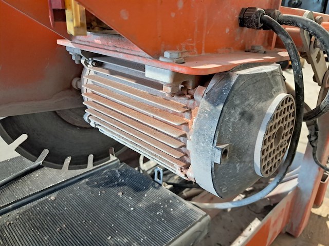 Steen-tafelzaagmachine - 600mm - 230v euro shatal, ts351-45, bouwjaar 2020 - afbeelding 9 van  11