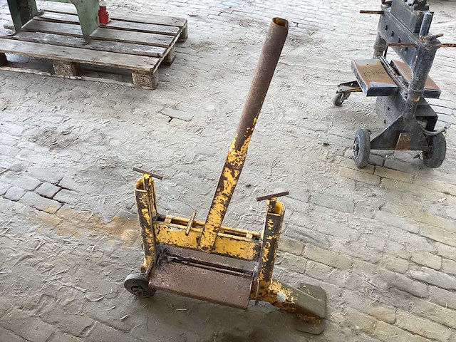 Steenknipper - afbeelding 1 van  4