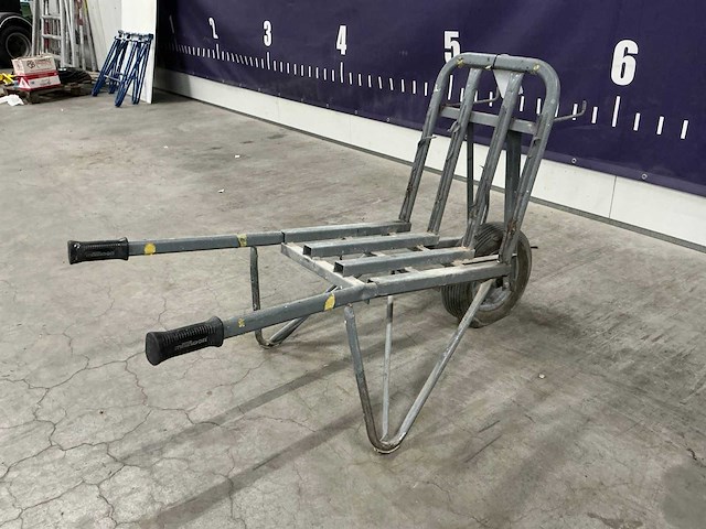 Steenkruiwagen - afbeelding 1 van  6