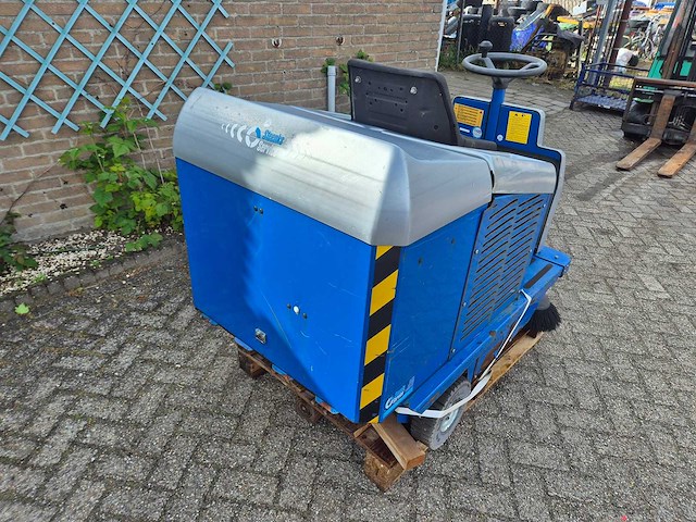 Steenks service zelfrijdende veegmachine - afbeelding 5 van  8
