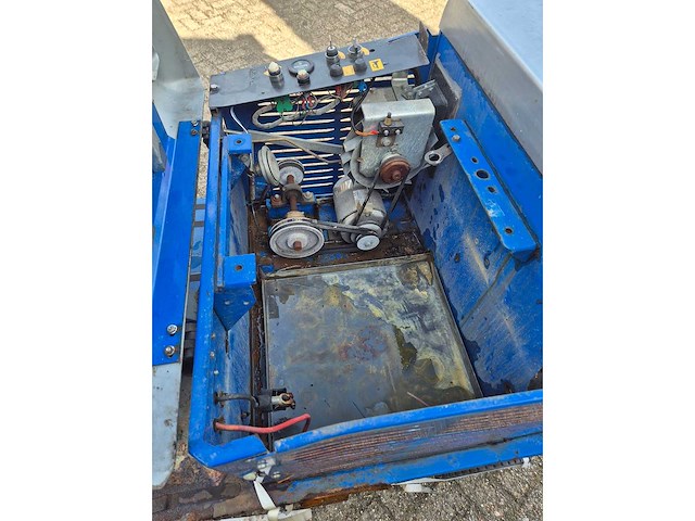 Steenks service zelfrijdende veegmachine - afbeelding 8 van  8