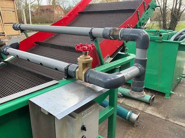 Steenvoorden machines industriële was-/spoelinstallatie met watervat en elektrische lier - afbeelding 17 van  48