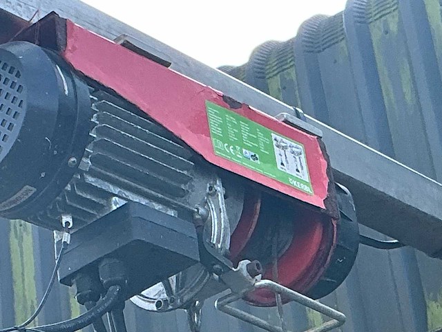 Steenvoorden machines industriële was-/spoelinstallatie met watervat en elektrische lier - afbeelding 22 van  48
