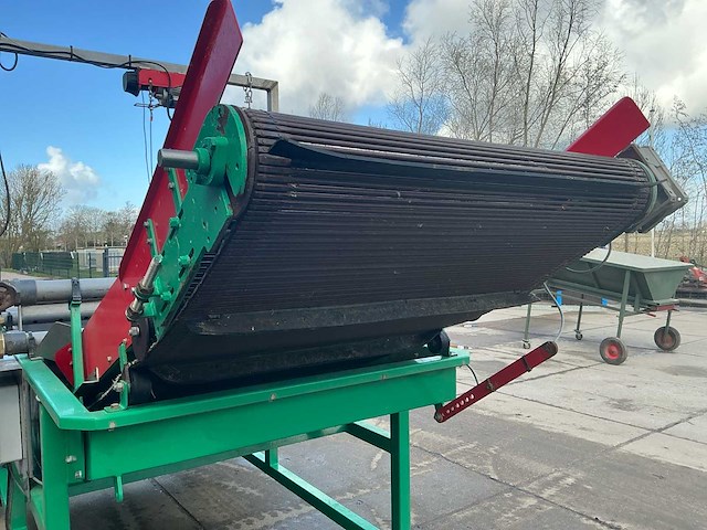 Steenvoorden machines industriële was-/spoelinstallatie met watervat en elektrische lier - afbeelding 30 van  48