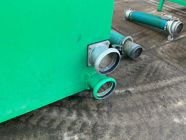 Steenvoorden machines industriële was-/spoelinstallatie met watervat en elektrische lier - afbeelding 18 van  44