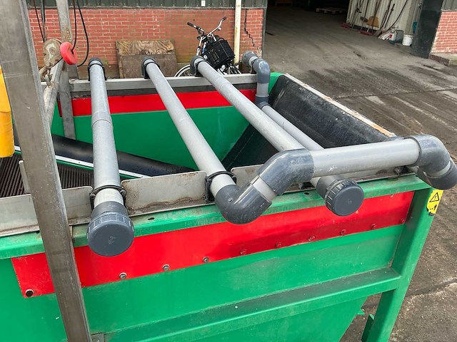 Steenvoorden machines industriële was-/spoelinstallatie met watervat en elektrische lier - afbeelding 27 van  44