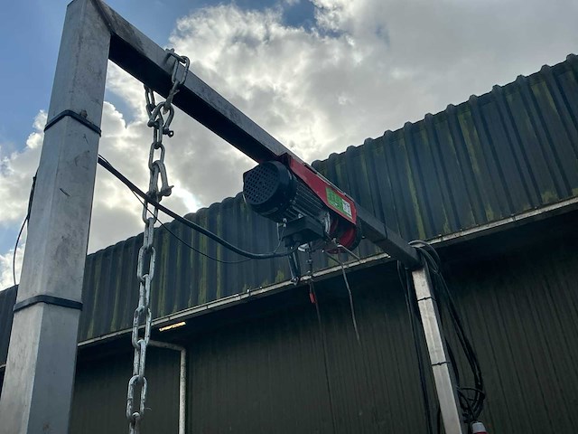 Steenvoorden machines industriële was-/spoelinstallatie met watervat en elektrische lier - afbeelding 28 van  44