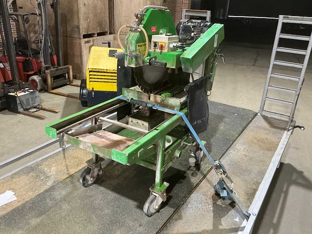 Steenzaagmachine - afbeelding 1 van  12