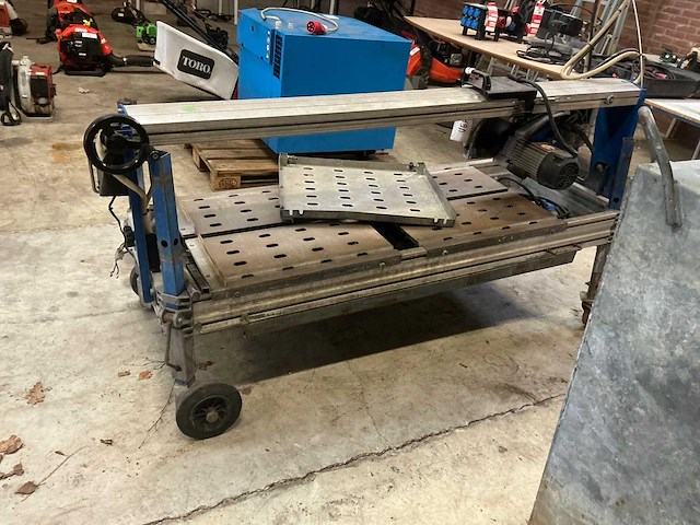Steenzaagmachine - afbeelding 2 van  4