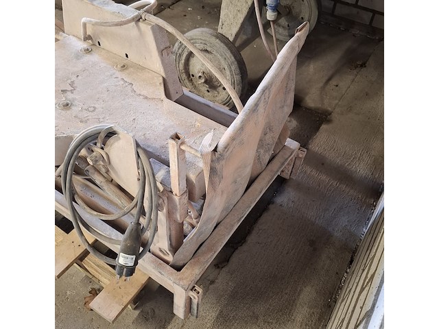 Steenzaagmachine - afbeelding 3 van  11