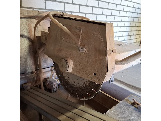 Steenzaagmachine - afbeelding 10 van  11