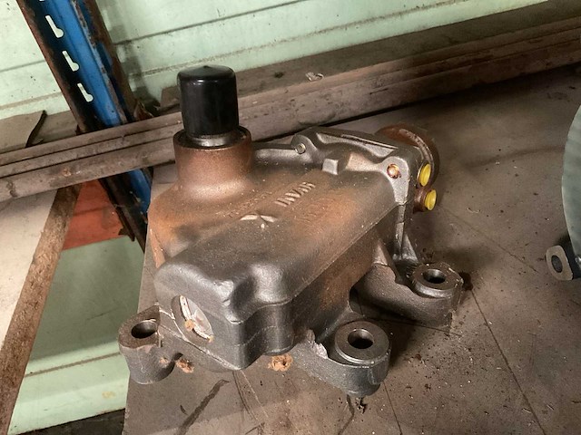 Steering gear box - afbeelding 1 van  3