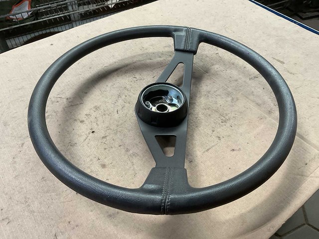 Steering wheel - afbeelding 1 van  3
