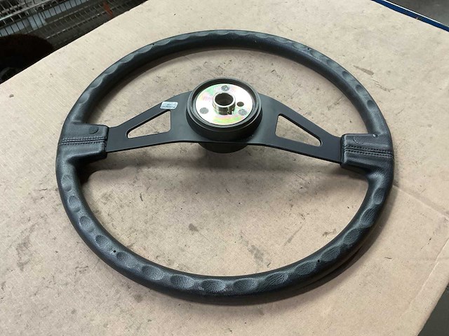 Steering wheel - afbeelding 2 van  3