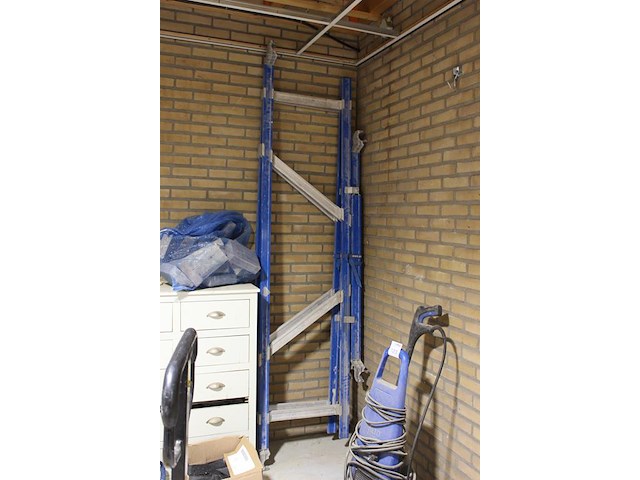 Steiger asc bestaande uit 6 zijdelen, 2 opzetstukken, 2 leuningdelen, 3 loopplanken, 4 wielen, 2 voorloople... - afbeelding 4 van  5