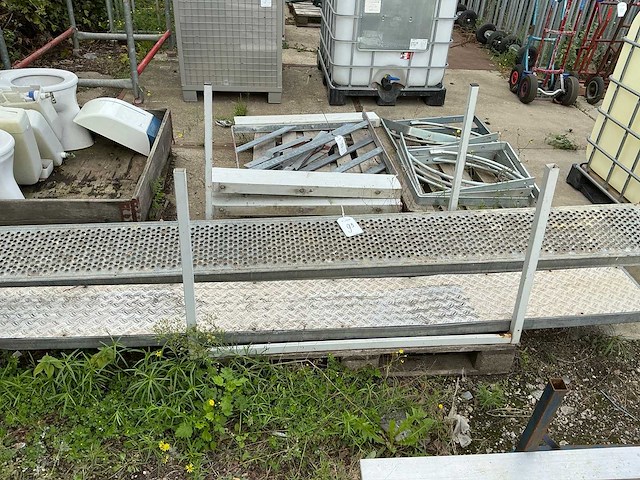 Steiger deel - afbeelding 2 van  2