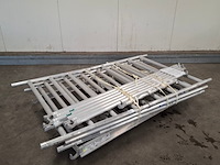 Steiger in onderdelen, o.a. connecting
