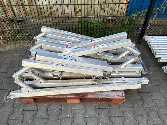 Steiger materiaal - afbeelding 5 van  5