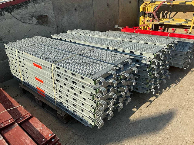 Steiger materiaal - afbeelding 19 van  20