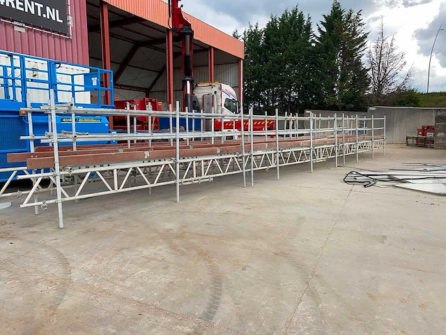Steiger materiaal - afbeelding 1 van  20