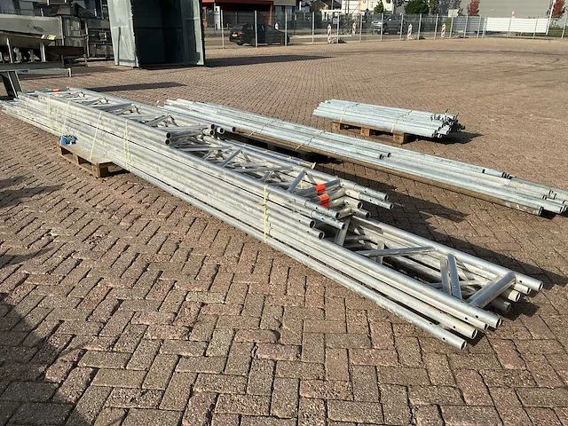 Steiger materiaal - afbeelding 20 van  20