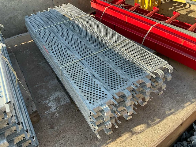 Steiger materiaal - afbeelding 8 van  20